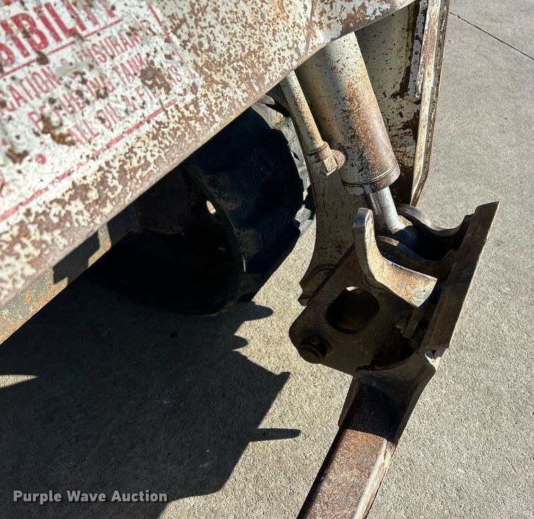 image for item DQ1046 2012 Takeuchi TL240  tracked skid steer loader