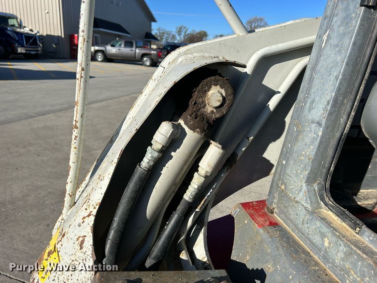 image for item DQ1046 2012 Takeuchi TL240  tracked skid steer loader