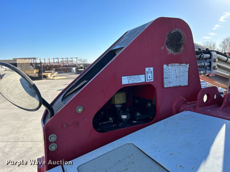 image for item DQ1046 2012 Takeuchi TL240  tracked skid steer loader