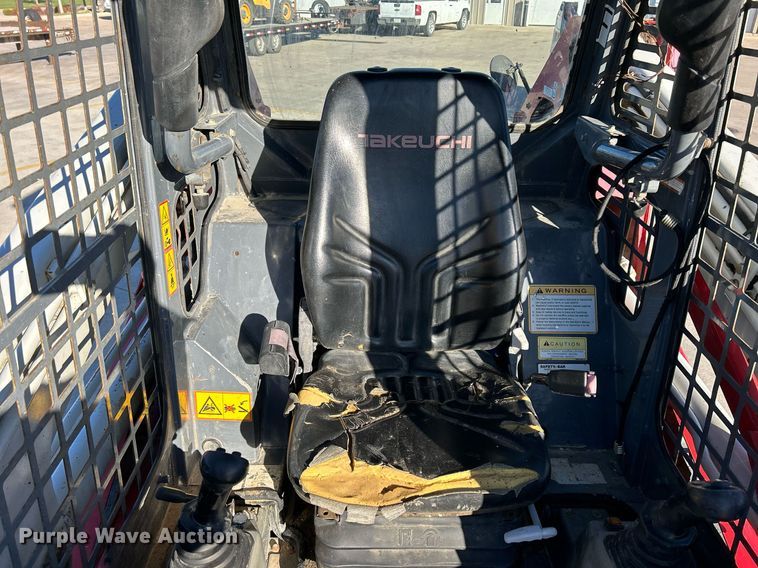 image for item DQ1046 2012 Takeuchi TL240  tracked skid steer loader