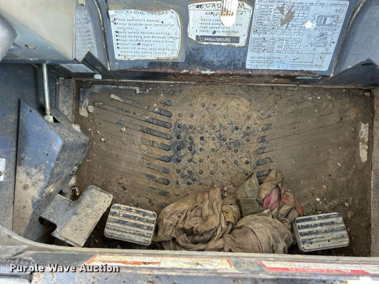 image for item DQ1046 2012 Takeuchi TL240  tracked skid steer loader