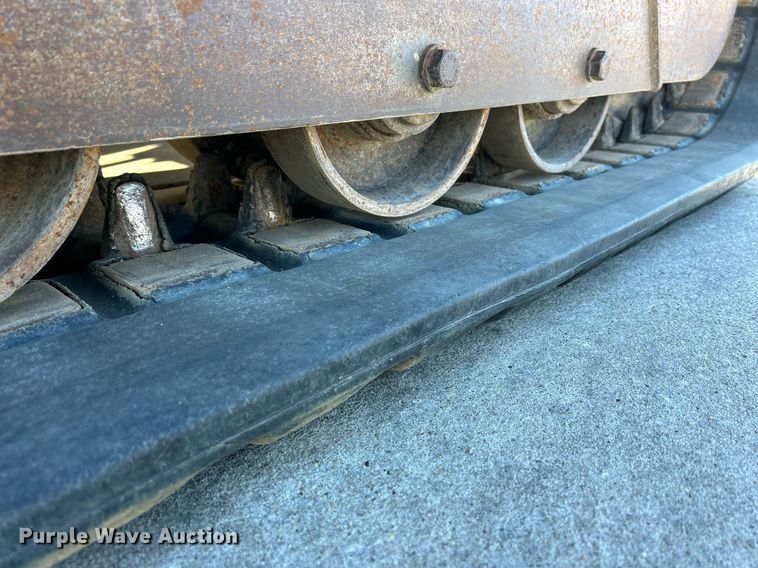 image for item DQ1046 2012 Takeuchi TL240  tracked skid steer loader