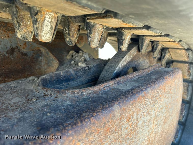 image for item DQ1046 2012 Takeuchi TL240  tracked skid steer loader