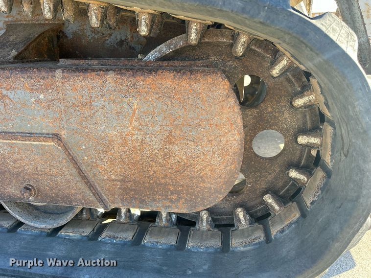 image for item DQ1046 2012 Takeuchi TL240  tracked skid steer loader