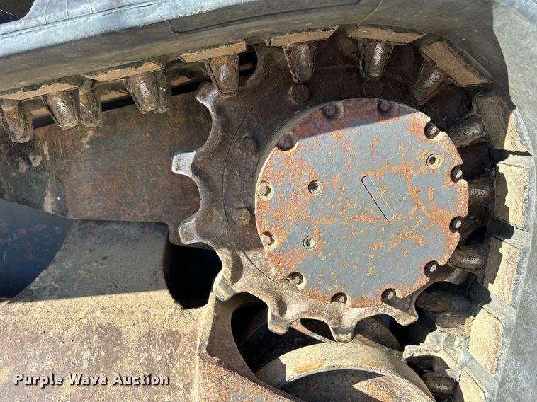 image for item DQ1046 2012 Takeuchi TL240  tracked skid steer loader