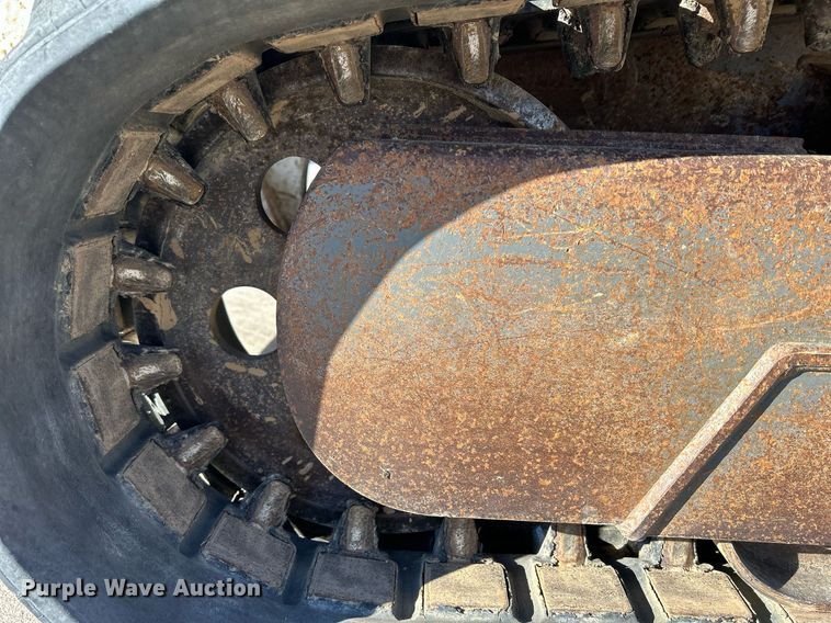 image for item DQ1046 2012 Takeuchi TL240  tracked skid steer loader