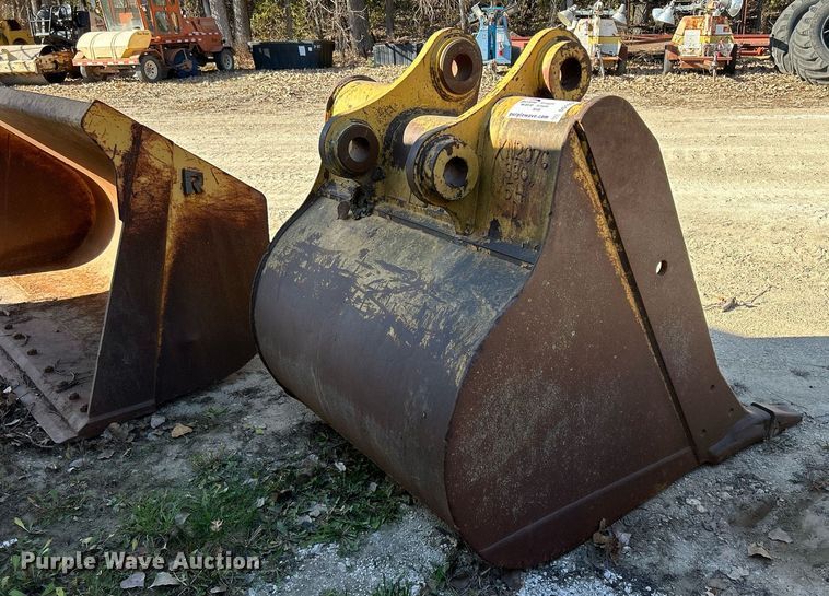 image for item DQ1052 50" W excavator bucket