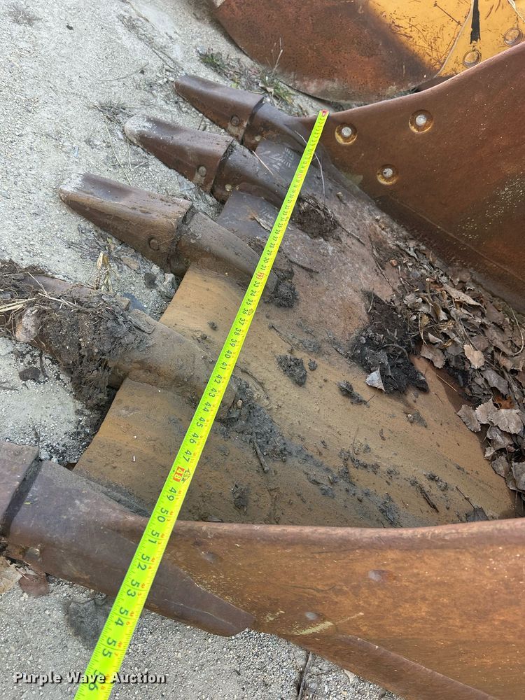 image for item DQ1052 50" W excavator bucket
