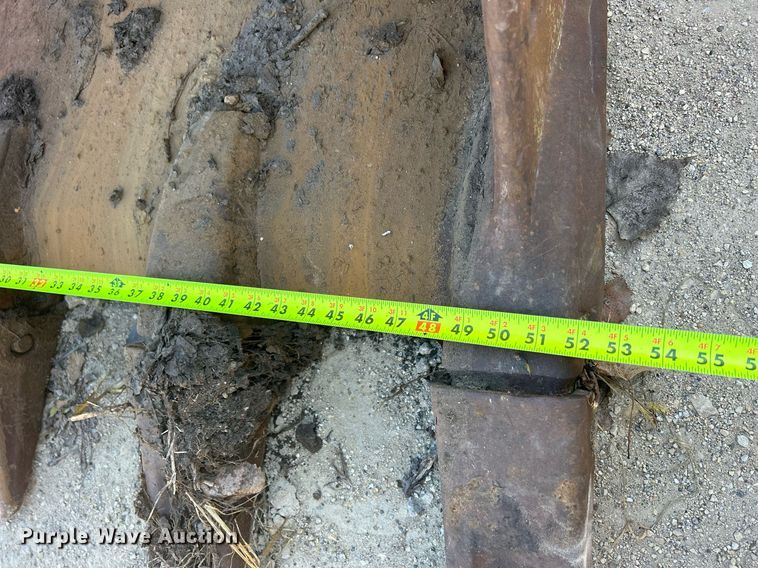 image for item DQ1052 50" W excavator bucket