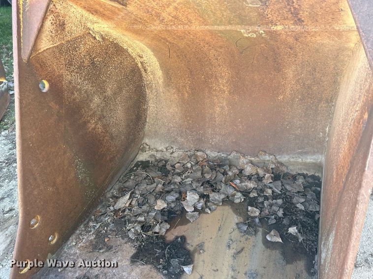 image for item DQ1052 50" W excavator bucket