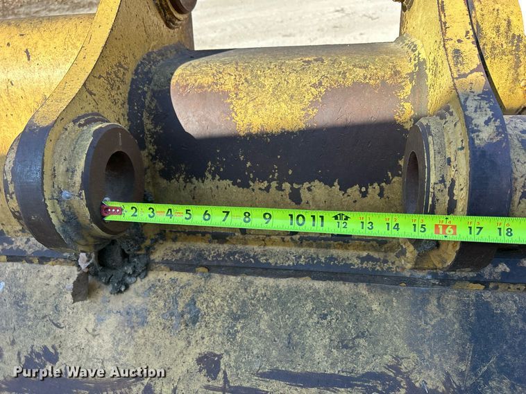 image for item DQ1052 50" W excavator bucket