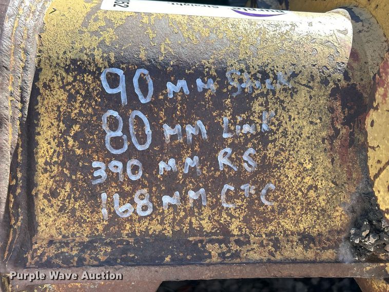 image for item DQ1052 50" W excavator bucket