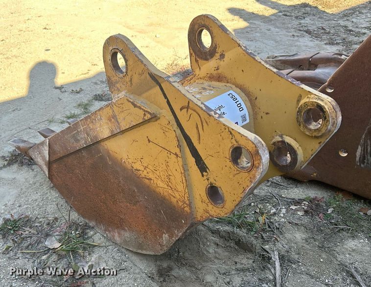 image for item DQ1053 12" W excavator bucket