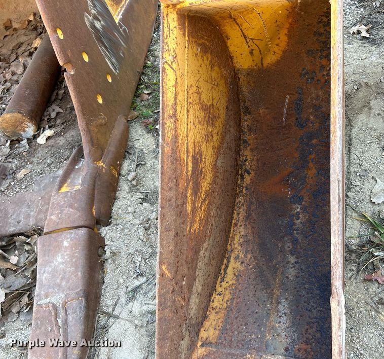 image for item DQ1053 12" W excavator bucket