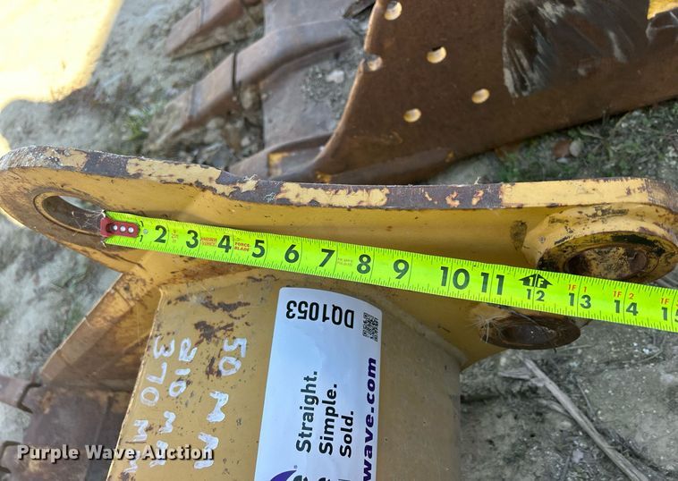 image for item DQ1053 12" W excavator bucket