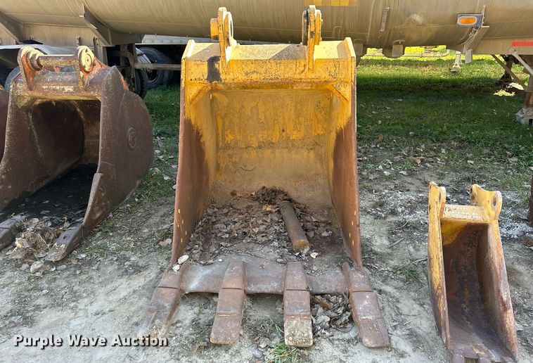image for item DQ1054 48" W excavator bucket