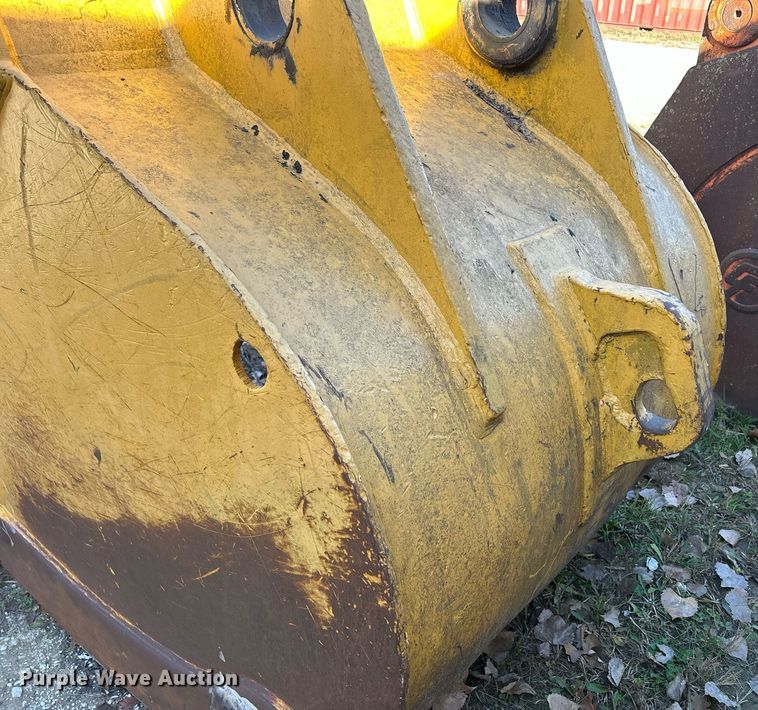 image for item DQ1054 48" W excavator bucket