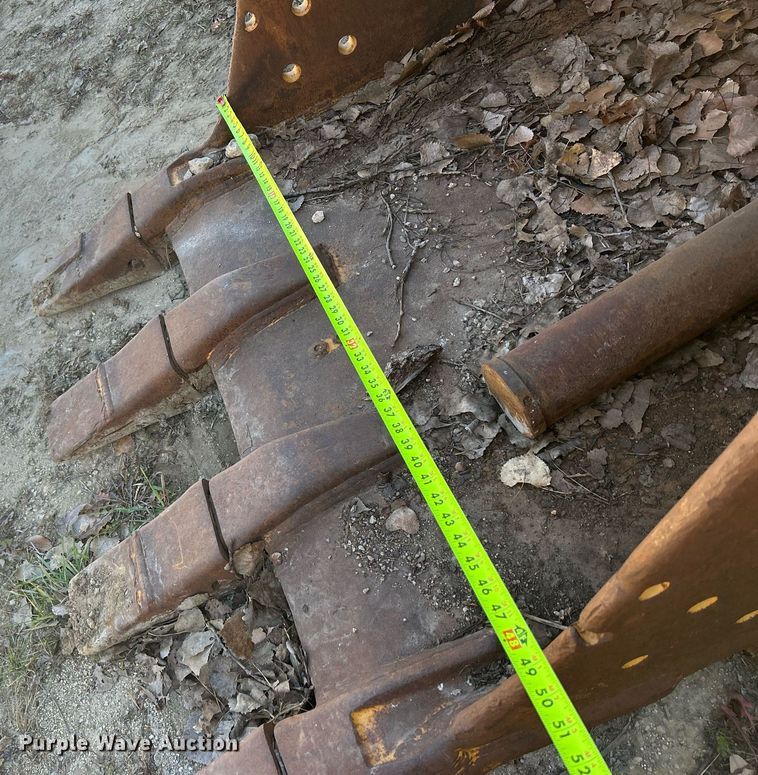 image for item DQ1054 48" W excavator bucket