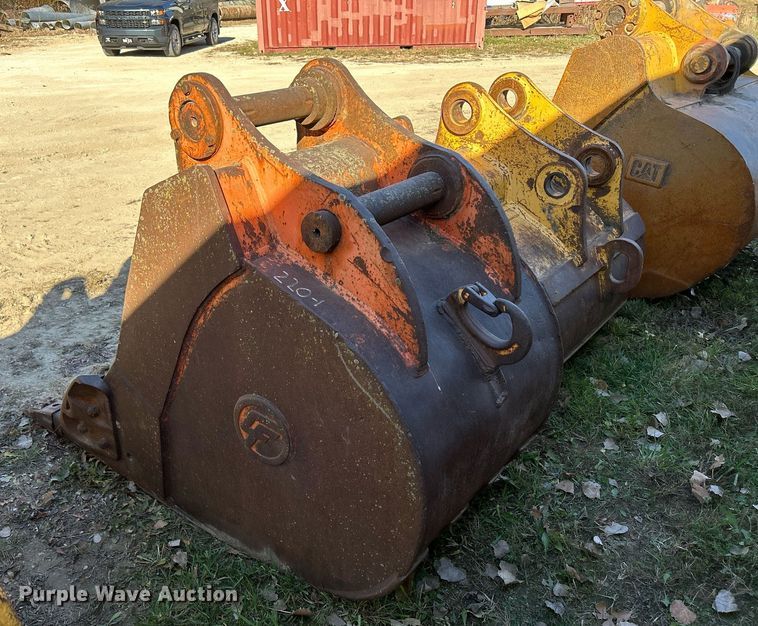 image for item DQ1055 CF  36" W excavator bucket