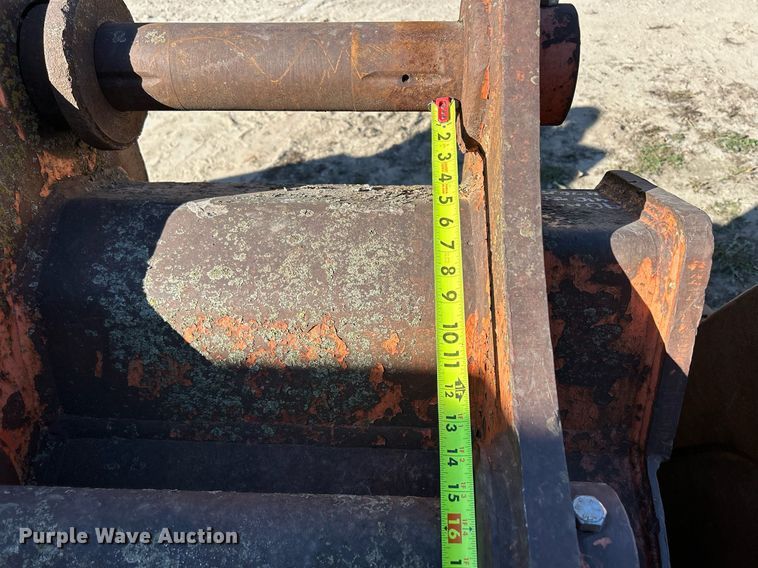 image for item DQ1055 CF  36" W excavator bucket