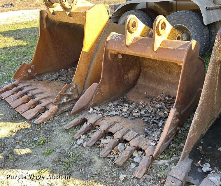 image for item DQ1056 John Deere  45" W excavator bucket