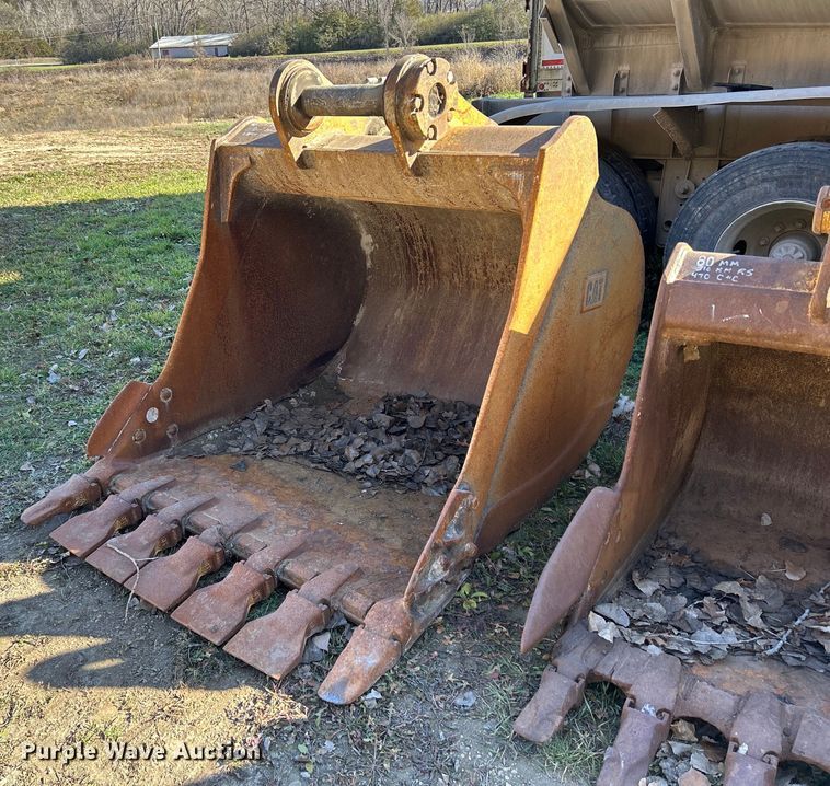 image for item DQ1057 Caterpillar  57" W excavator bucket