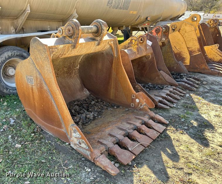 image for item DQ1057 Caterpillar  57" W excavator bucket