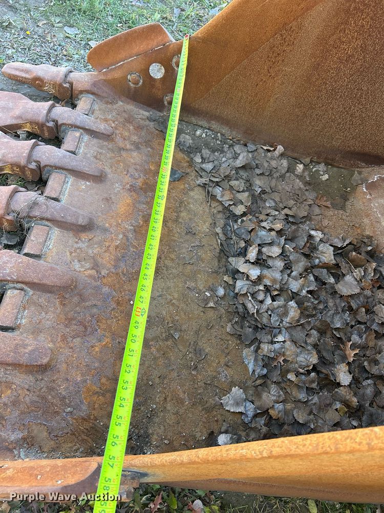 image for item DQ1057 Caterpillar  57" W excavator bucket