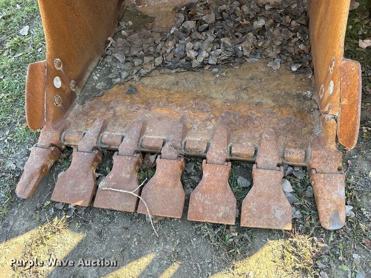 image for item DQ1057 Caterpillar  57" W excavator bucket