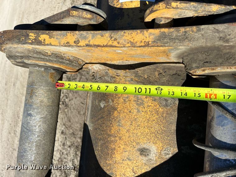 image for item DQ1057 Caterpillar  57" W excavator bucket