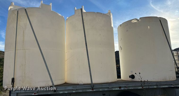 image for item DQ1513 (3) tanks