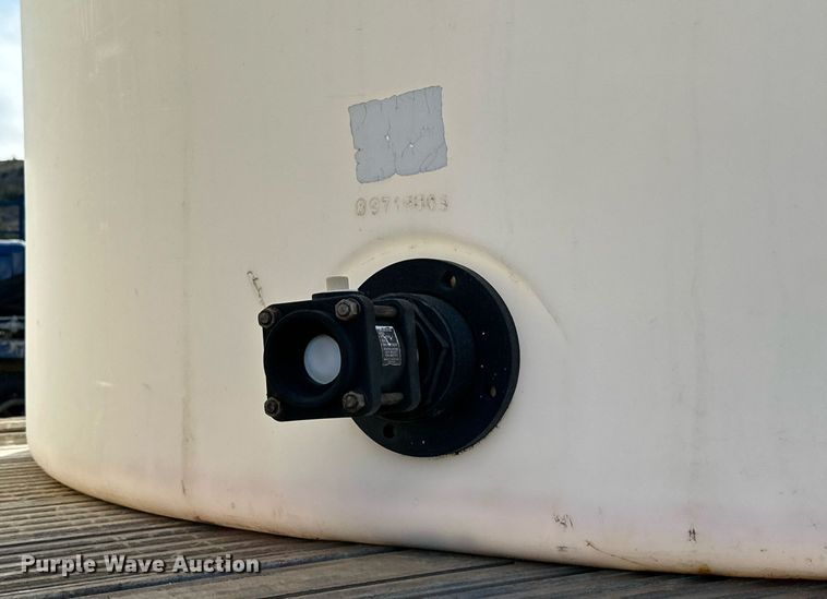 image for item DQ1513 (3) tanks