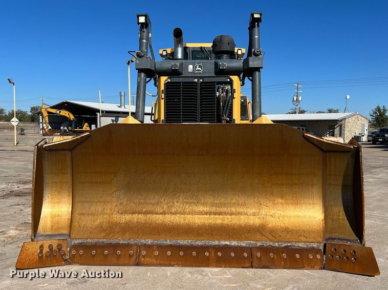 image for item DQ2264 2015 John Deere 1050K  dozer