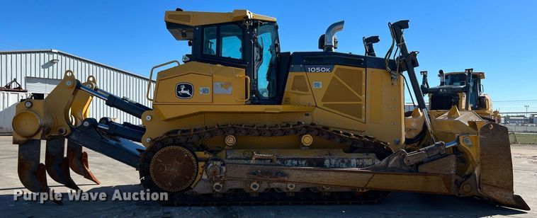 image for item DQ2264 2015 John Deere 1050K  dozer