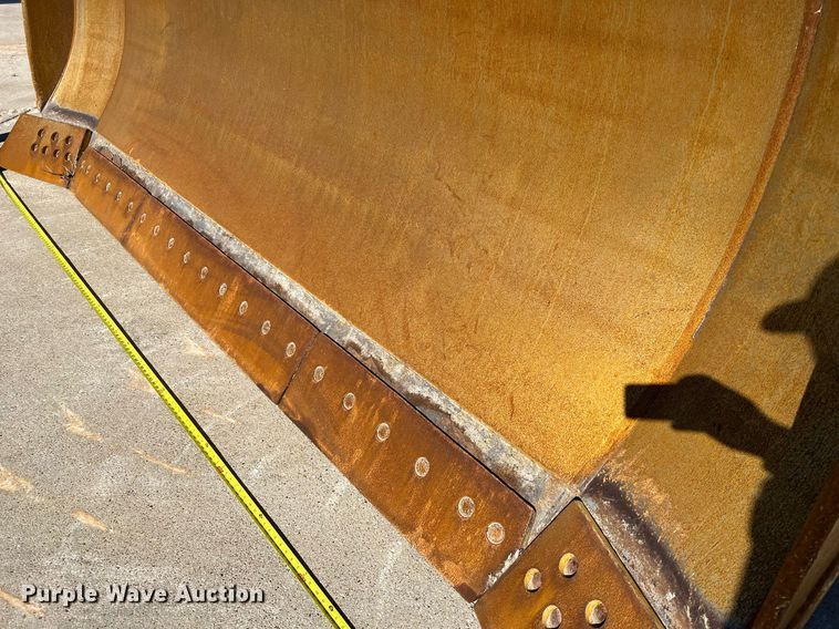 image for item DQ2264 2015 John Deere 1050K  dozer