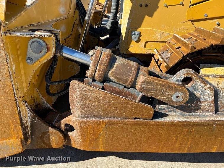 image for item DQ2264 2015 John Deere 1050K  dozer