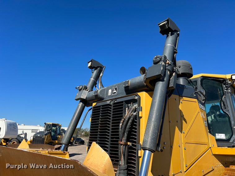 image for item DQ2264 2015 John Deere 1050K  dozer