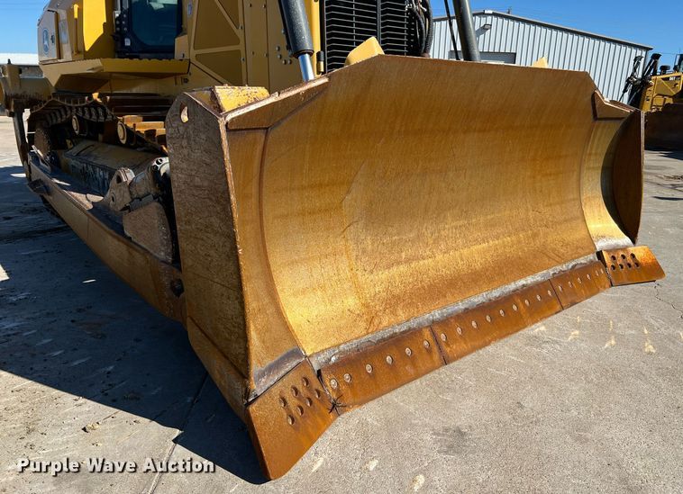 image for item DQ2264 2015 John Deere 1050K  dozer