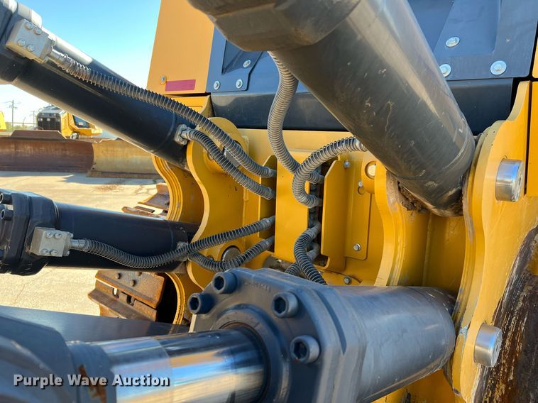 image for item DQ2264 2015 John Deere 1050K  dozer