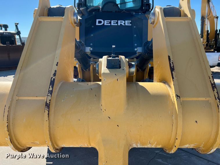 image for item DQ2264 2015 John Deere 1050K  dozer