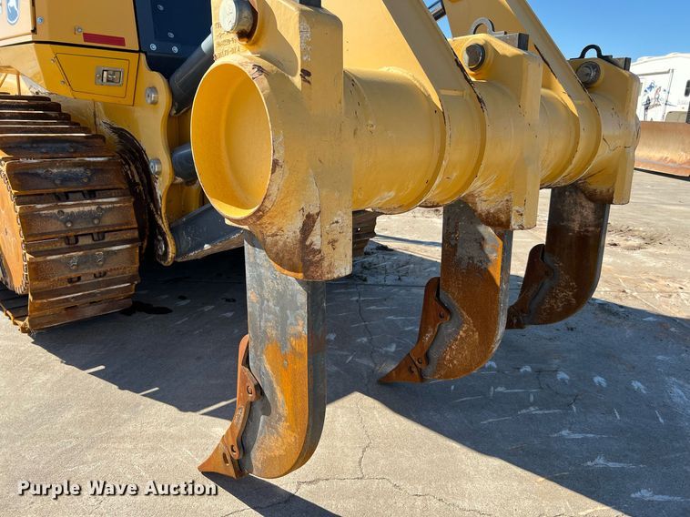 image for item DQ2264 2015 John Deere 1050K  dozer