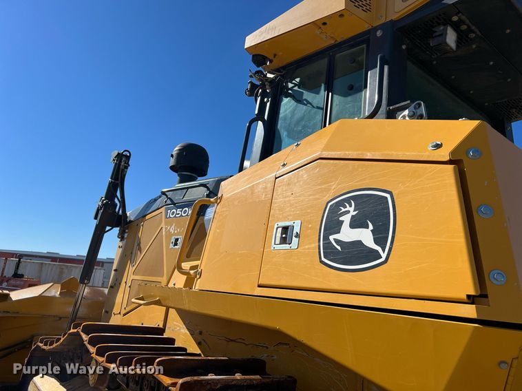 image for item DQ2264 2015 John Deere 1050K  dozer