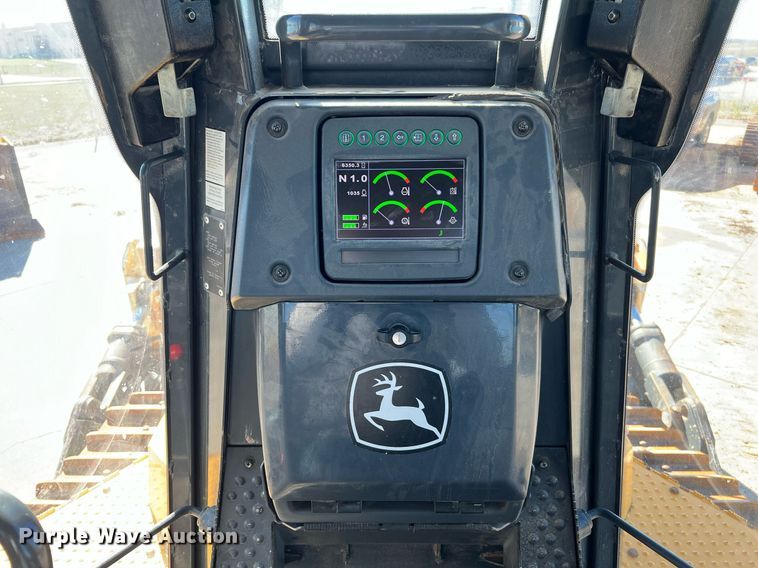 image for item DQ2264 2015 John Deere 1050K  dozer