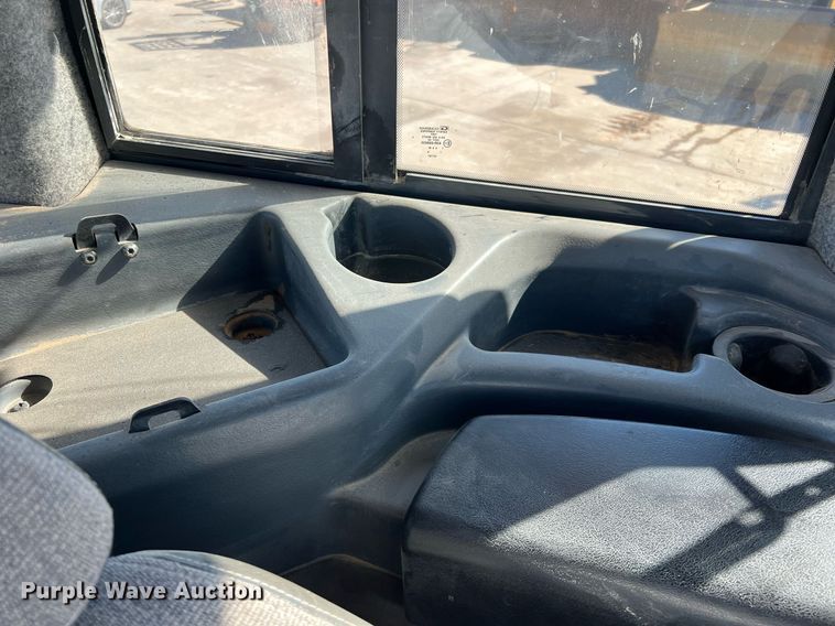 image for item DQ2264 2015 John Deere 1050K  dozer