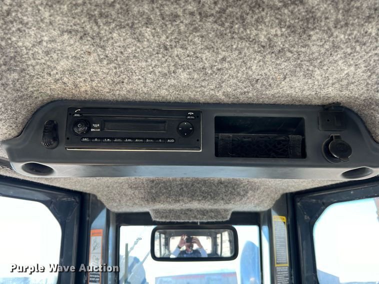 image for item DQ2264 2015 John Deere 1050K  dozer