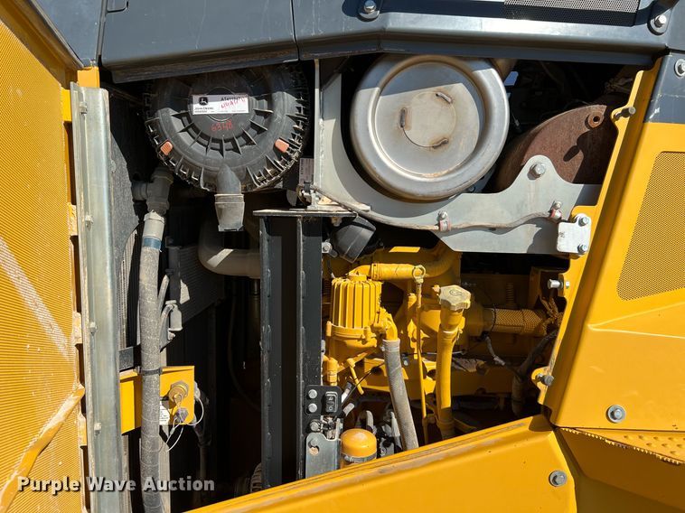 image for item DQ2264 2015 John Deere 1050K  dozer