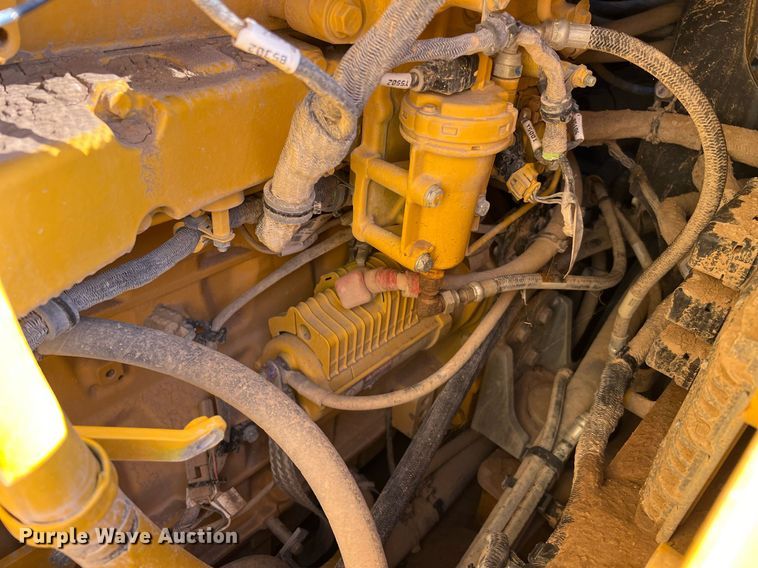 image for item DQ2264 2015 John Deere 1050K  dozer