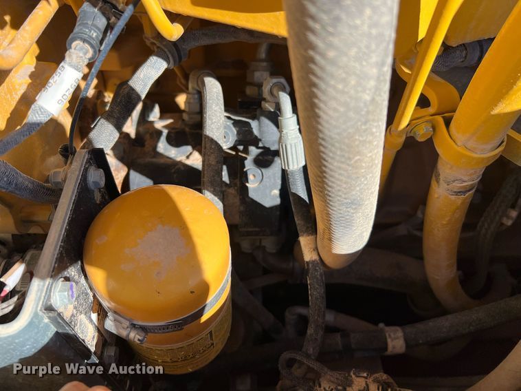 image for item DQ2264 2015 John Deere 1050K  dozer