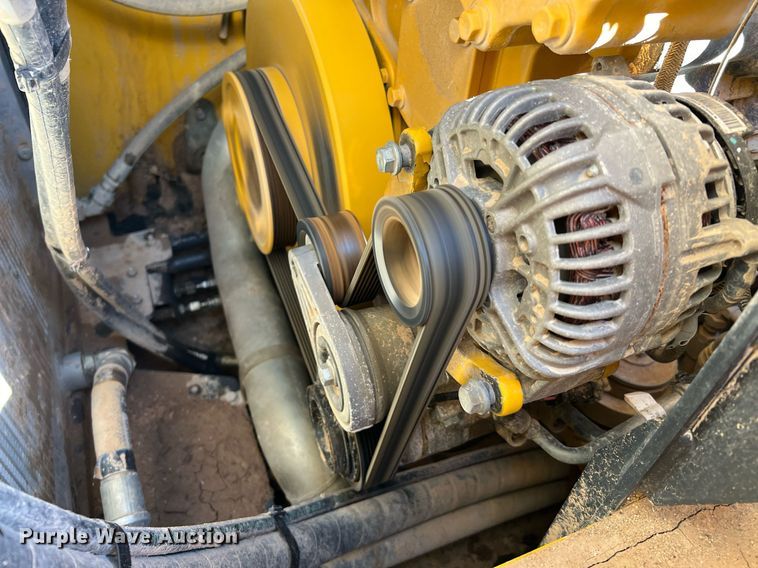 image for item DQ2264 2015 John Deere 1050K  dozer