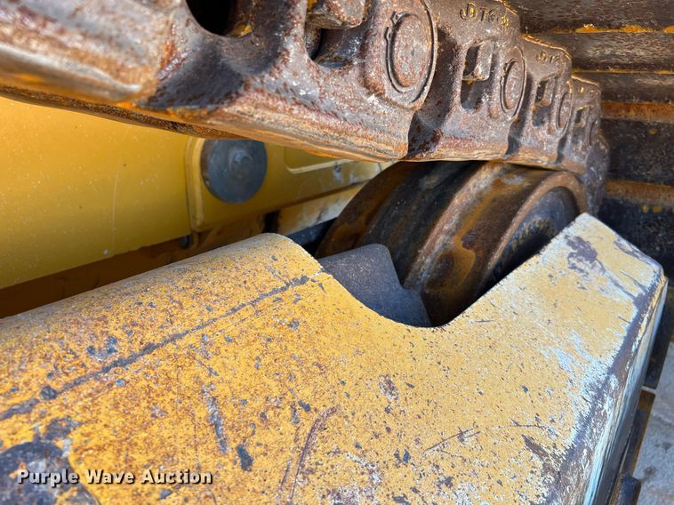 image for item DQ2264 2015 John Deere 1050K  dozer